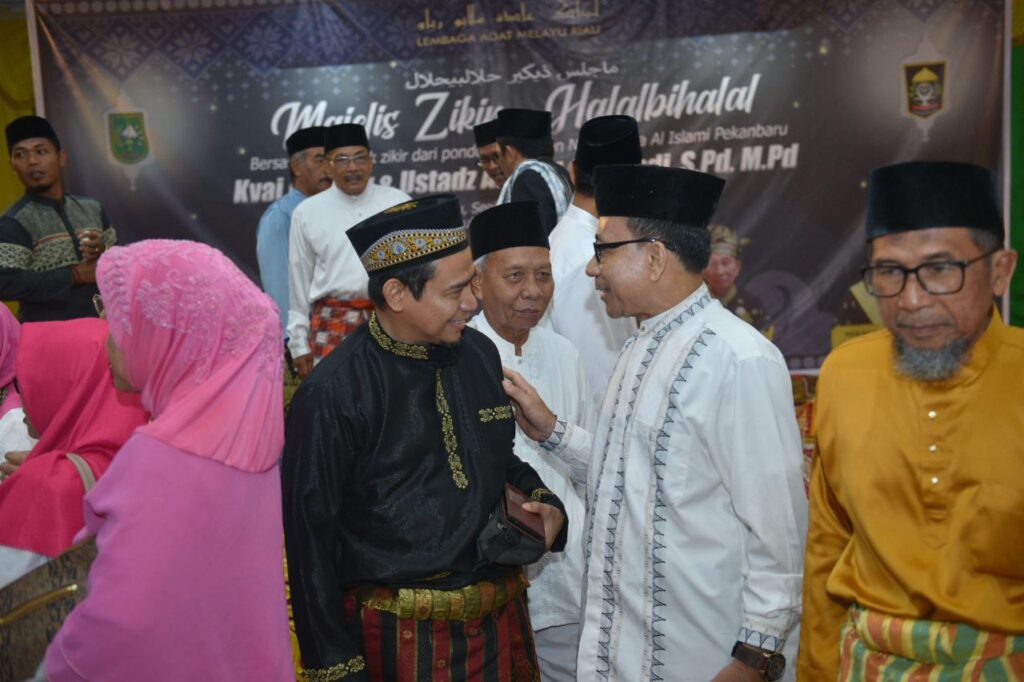 H. Hendry Munief Hadiri Majelis Zikir dan Halal bi Halal LAMR