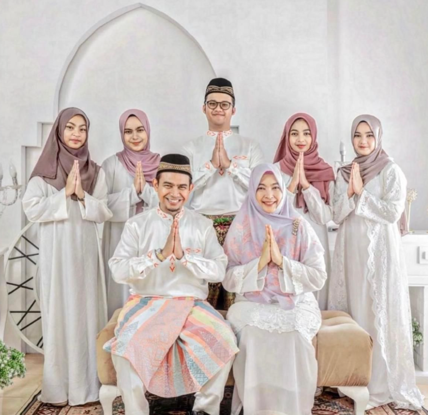 Keluarga Hendry Munif