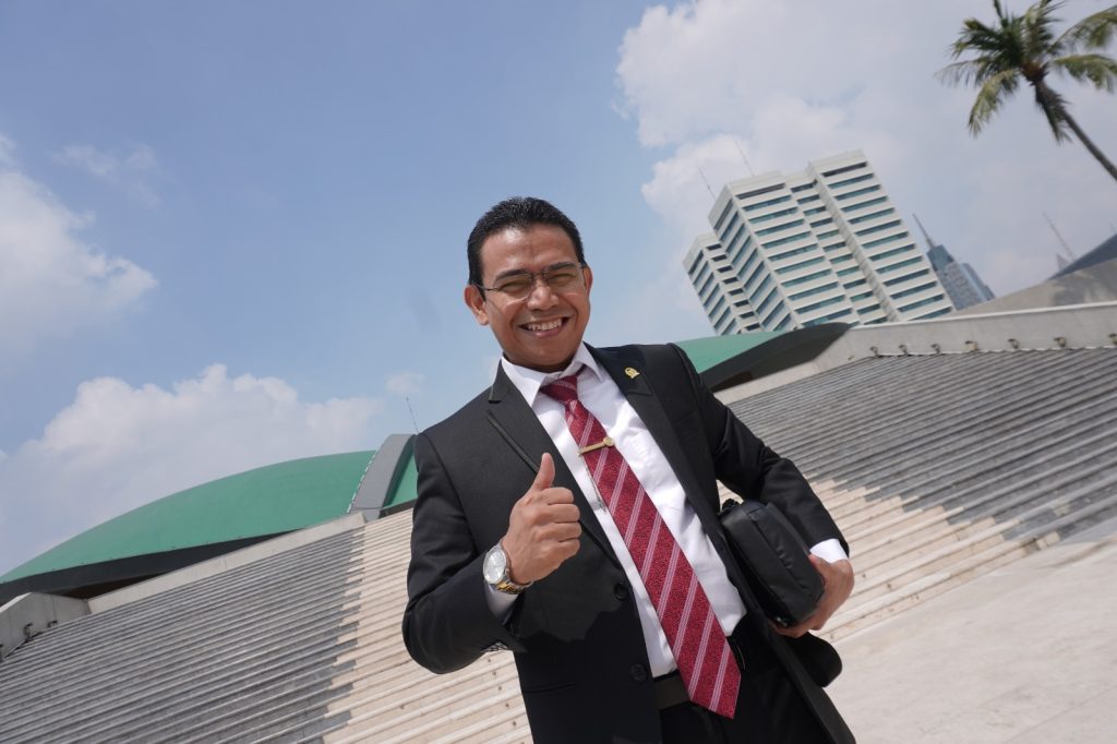 Jejak Awal Pengabdian: Dari Pekanbaru Menuju Senayan